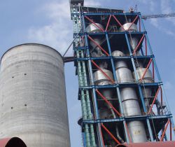 鋼絲膠(jiao)帶鬥式(shì)提升機(ji)